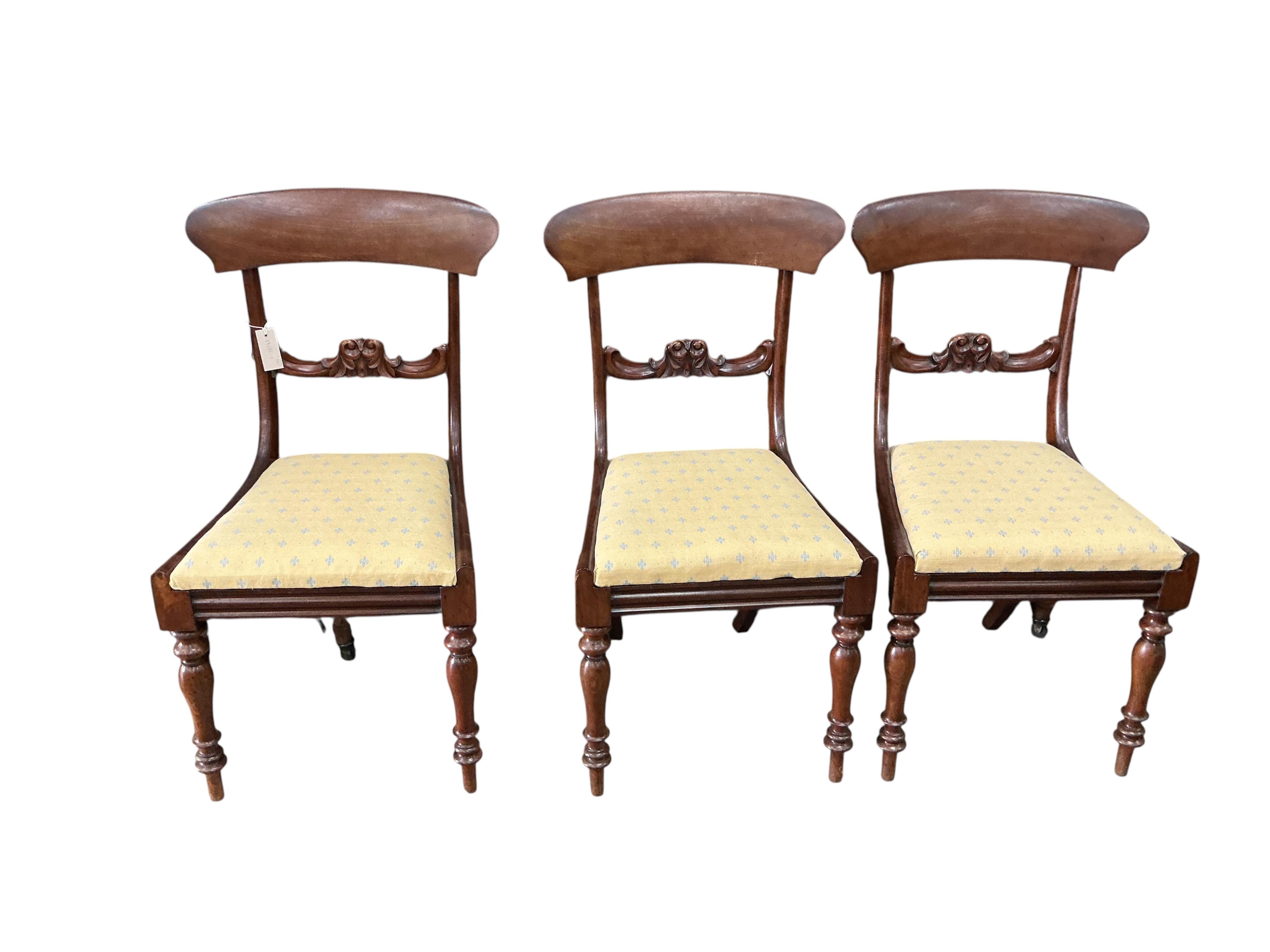A set of six early Victorian mahogany dining chairs, width 50cm, height 91cm